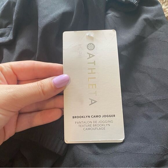 Athleta  Brooklyn Camo Jogger New with tags Size 20 Black Camo - Picture 8 of 12